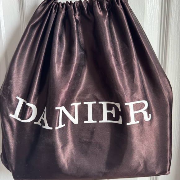 Stylish Tan Shoulder Bag - Picture 4 of 4